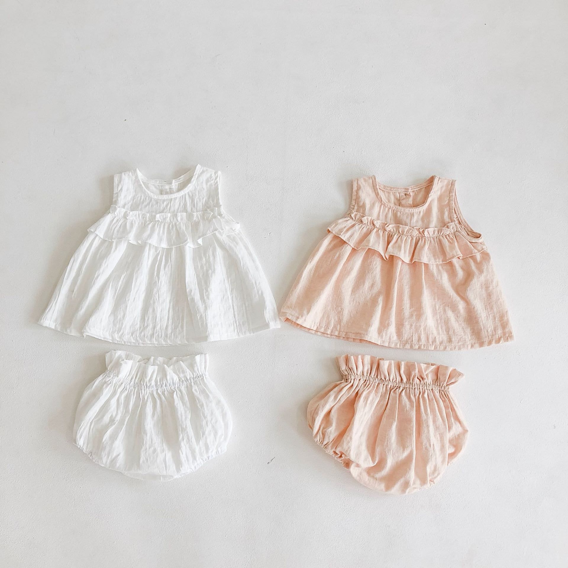 Summer baby girl two-piece suit, cotton sleeveless wooden ear top + lantern bread